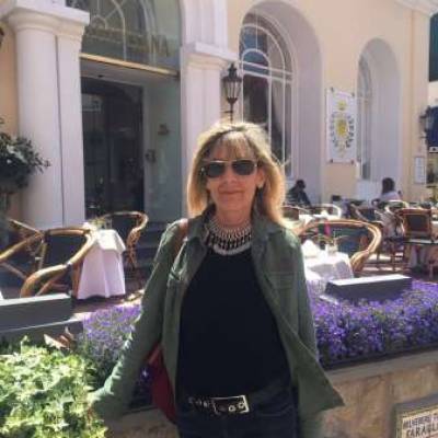 Conocer mujer de 58 años que vive en Palermo 