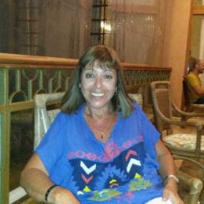 Conocer mujer de 63 años que vive en Palermo 