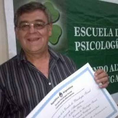 Conocer hombre de 63 años que vive en Quilmes 