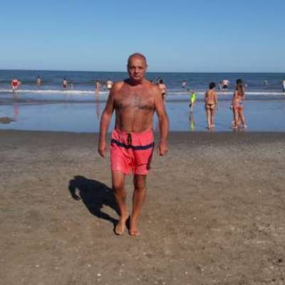 MARCELOLAYALA es una hombre de 72 años que busca amigos en CABA 