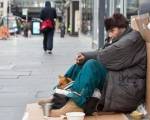 MENDIGOS ..: No solo son Mendigos los que andan por las calles mal vestidos,
pidiendo de comer o beber porque tienen hambre, sed o frío…
Hay en muchos rincones del mundo, miles de limo MENDIGOS ..: No solo son Mendigos los que andan por las calles mal vestidos,
pidiendo de comer o beber porque tienen hambre, sed o frío…
Hay en muchos rincones del mundo, miles de limo