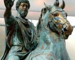 "10000 Años" ..: “No actúes como si fueras a vivir diez mil años. El destino pende sobre nosotros, de modo que mientra vivas y te sea posible, sé un hombre de bie "10000 Años" ..: “No actúes como si fueras a vivir diez mil años. El destino pende sobre nosotros, de modo que mientra vivas y te sea posible, sé un hombre de bie