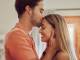 Recibe este beso en la frente!
. y al alejarme ahora de ti,
. déjame así confesar
. que no estás equivocada si juzgas
. que han sido un sueño mis días;
. mas si ha huido la esperanza
. en una noc Recibe este beso en la frente!
. y al alejarme ahora de ti,
. déjame así confesar
. que no estás equivocada si juzgas
. que han sido un sueño mis días;
. mas si ha huido la esperanza
. en una noc