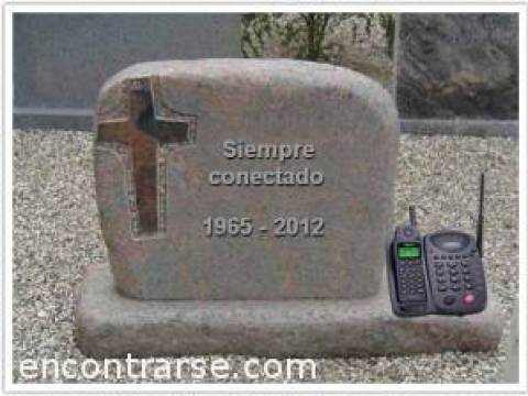 CONECTADOS PERO SOLOS