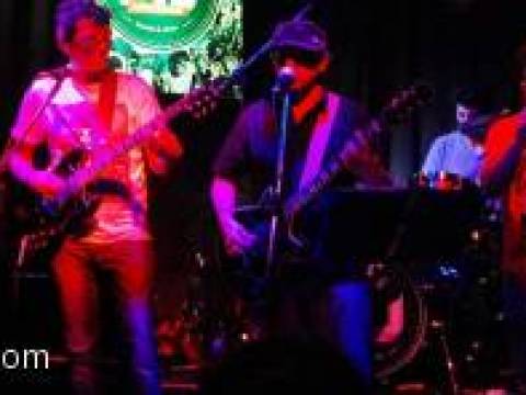 GALLO ROJO-"ROADHOUSE BLUES" (THE DOORS)-