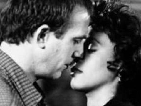 UN DÍA COMO HOY KEVIN COSTNER Y SU DESPEDIDA A WHITNEY HOUST