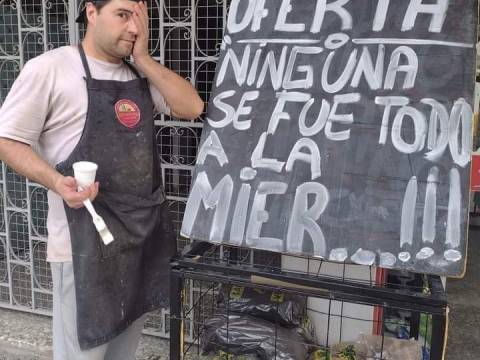 INSÓLITO CARTEL DE UNA CARNICERÍA EN ALLEN