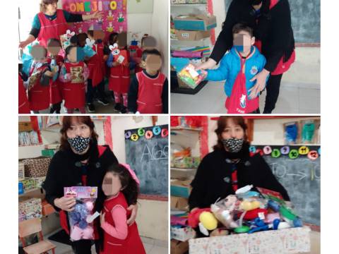 Felices con sus regalitos