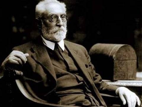 "A veces el callar es una forma de mentir"