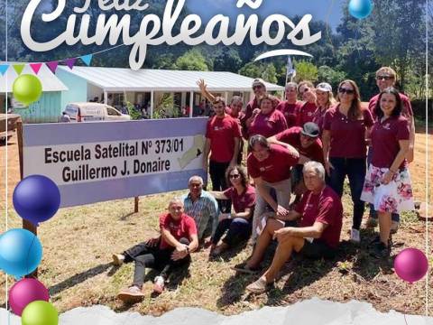 FELICES 17 AÑOS SUMANDO MANOS