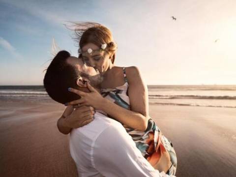 Cinco trucos para dar un buen beso. Hay que besarse mas!!!