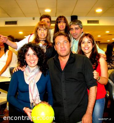 Encuentros Grupales (30/10/2010) :   DAMAS Y CABALLEROS... ¡ B O W L I N G !!!