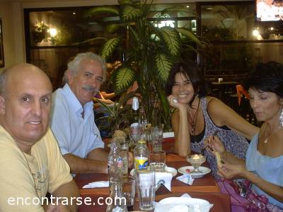 6407 8 CLUB SOCIAL CAFE DE FLORES- Esperando a los que Vacacionan. Falta mucho?