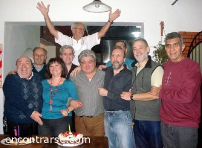 Encuentros Grupales (12/08/2011) :   Suzyky y Raulide1941 festejan sus cumples en Viernesclub-Cladd!!!