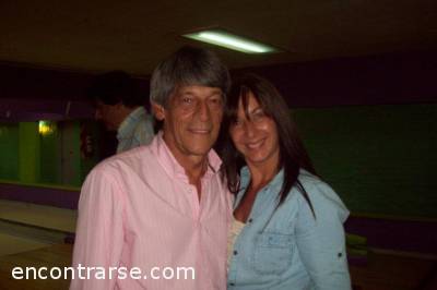 8712 7 EN EL OESTE LOS VIERNES JUGAMOS BOWLING Y POOL