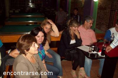 8712 8 EN EL OESTE LOS VIERNES JUGAMOS BOWLING Y POOL