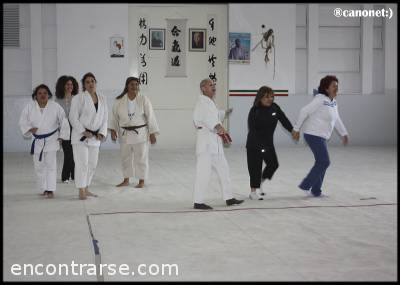 8967 11 DEFENSA PERSONAL FEMENINA - ¡SOLO PARA MUJERES! OBVIAMENTE