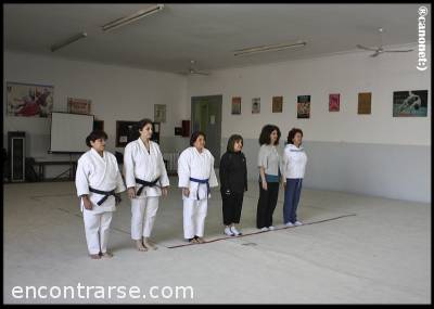 8967 6 DEFENSA PERSONAL FEMENINA - ¡SOLO PARA MUJERES! OBVIAMENTE