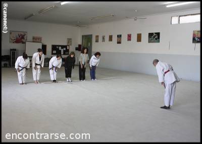 8967 7 DEFENSA PERSONAL FEMENINA - ¡SOLO PARA MUJERES! OBVIAMENTE