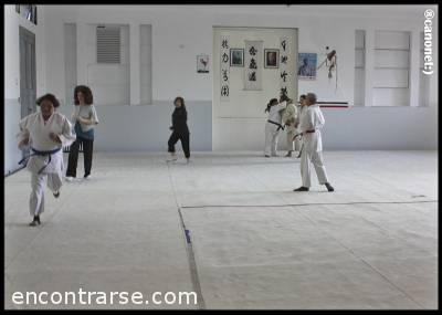 8967 9 DEFENSA PERSONAL FEMENINA - ¡SOLO PARA MUJERES! OBVIAMENTE