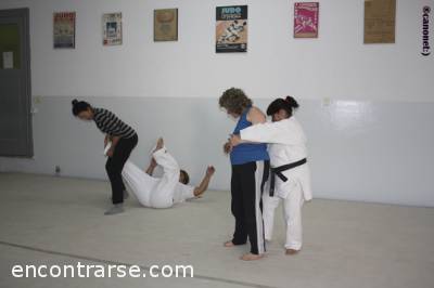 8968 4 DEFENSA PERSONAL FEMENINA (TAMBIEN VARONES) - ¡TERCERA CLASE!