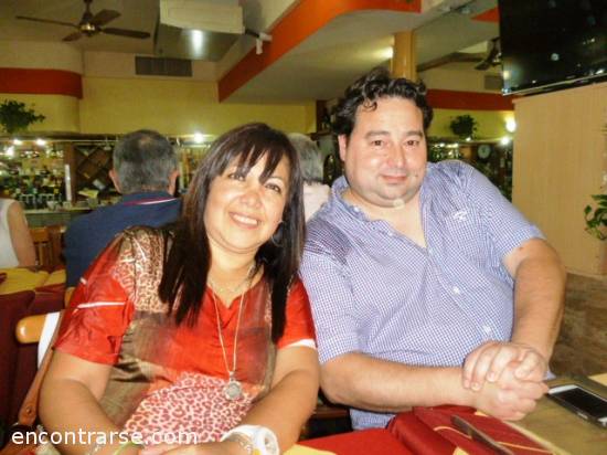 12902 19 CENA EN EL RESTAURANTE LA JUNTA DESPUES DE LA NOCHE DE LOS MUSEOS -LA JONES