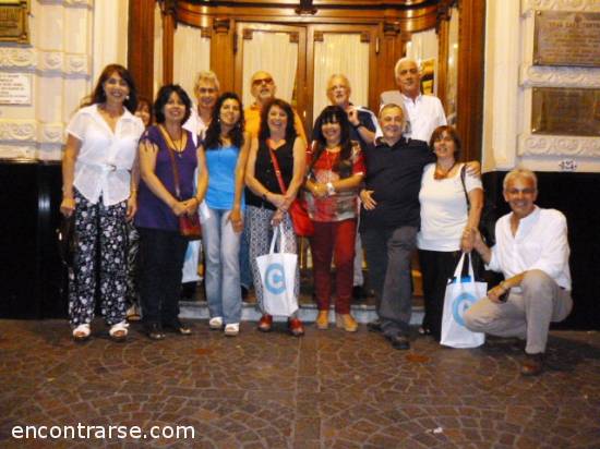 12902 32 CENA EN EL RESTAURANTE LA JUNTA DESPUES DE LA NOCHE DE LOS MUSEOS -LA JONES