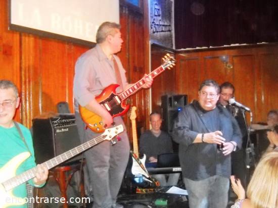 13637 16 NOCHE COMPLETA ROCK CON BANDA EN VIVO Y MUCHO MAS