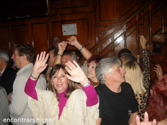 13637 25 NOCHE COMPLETA ROCK CON BANDA EN VIVO Y MUCHO MAS
