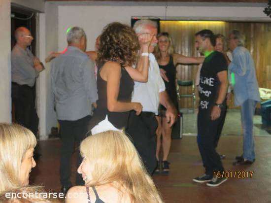 Encuentros Grupales (14/01/2017) :   EMPEZAMOS EL AÑO CON TODO FESTEJANDO DOS CUMPLES DE DOS PERSONAS MUY QUERIDAS SIL_VANA Y FABIANA...Y DESDE YA BAILANDO A FULL..NOS ACOMPAÑAN....