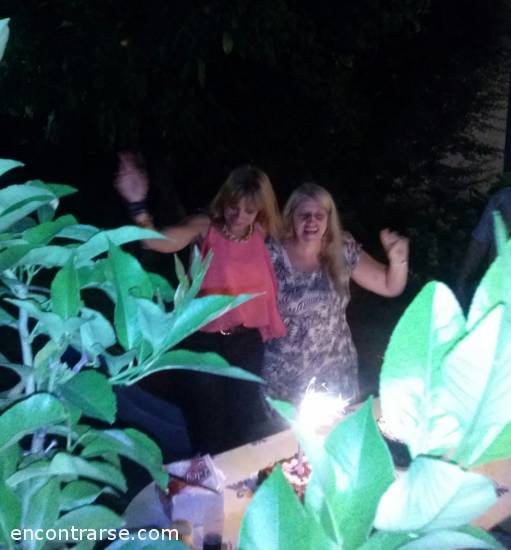 15757 36 EMPEZAMOS EL AÑO CON TODO FESTEJANDO DOS CUMPLES DE DOS PERSONAS MUY QUERIDAS SIL_VANA Y FABIANA...Y DESDE YA BAILANDO A FULL..NOS ACOMPAÑAN....