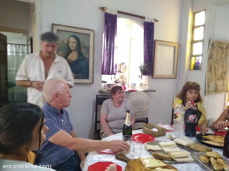 18363 6 Como ver danza , ciclo audiovisual .  7 .º  encuentro , almuerzo , y pasamos la tarde juntos con mateada o bebidas frescas en la terraza .
