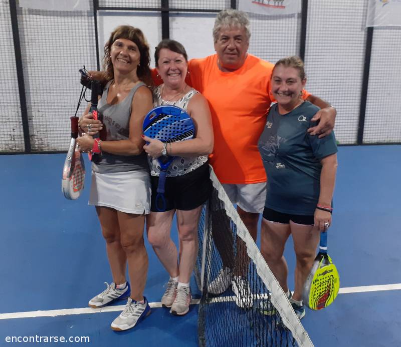 Encuentros Grupales (08/02/2020) :   ** En el 2020 seguimos jugando Padel? ** Horario: 15:00 a 18:00