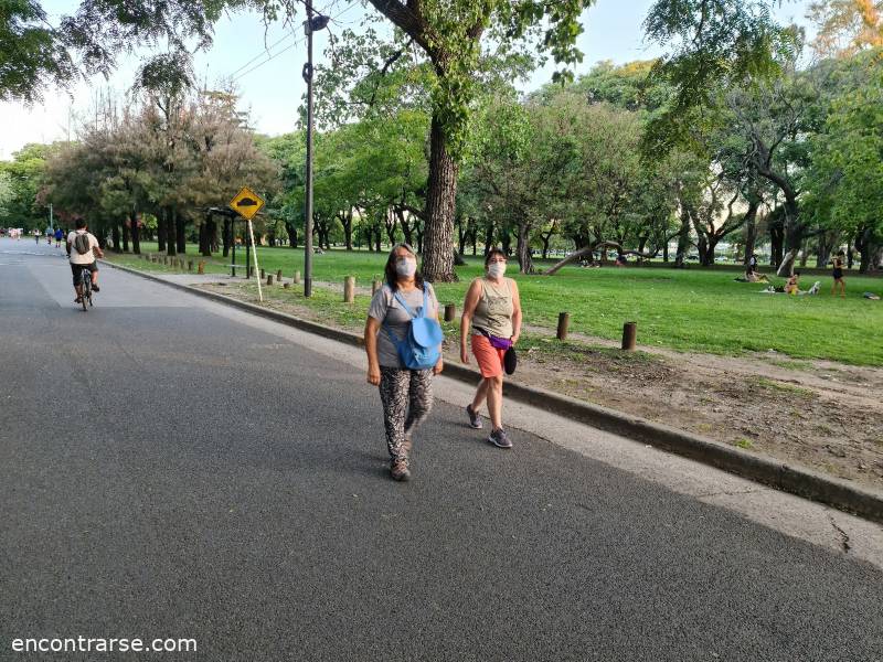 Encuentro 22766 : Y SEGUIMOS CAMINANDO....por los bosque de Palermo, desde El Galeón a Biblos