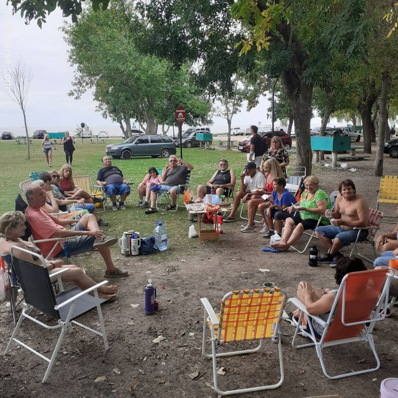 Encuentro 23003 :  Punta Lara: despedida del verano con caminata, picnic y brindis pisciano