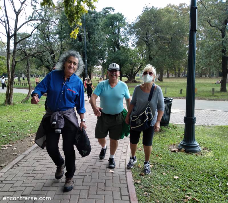 23052 21 VAMOS A PALERMO A CAMINAR DOMINGOS A LA MAÑANA EN GRUPO 