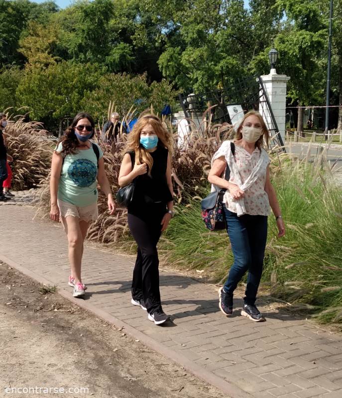 23052 22 VAMOS A PALERMO A CAMINAR DOMINGOS A LA MAÑANA EN GRUPO 