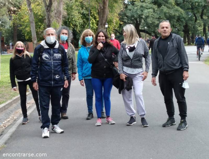 23374 19 VAMOS A PALERMO A CAMINAR DOMINGOS A LA MAÑANA EN GRUPO 