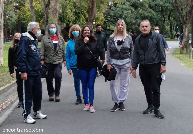 23374 21 VAMOS A PALERMO A CAMINAR DOMINGOS A LA MAÑANA EN GRUPO 