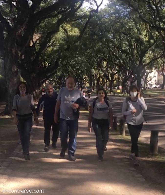 23374 6 VAMOS A PALERMO A CAMINAR DOMINGOS A LA MAÑANA EN GRUPO 