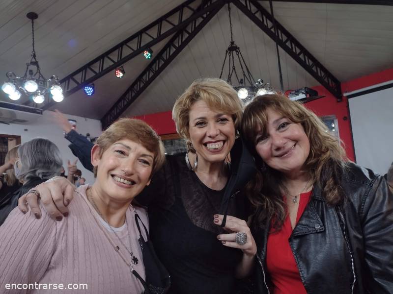 Encuentro 23913 : NOCHE DE MUSICA Y HUMOR 