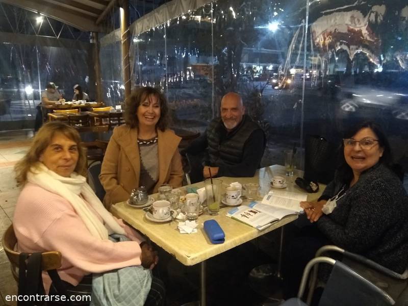 Encuentros Grupales (18/08/2021) :   PARLIAMO ITALIANO E BEVIAMO UN CAFFÈ... ANCHE UNA BIRRA, en Palermo