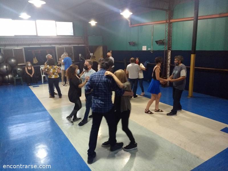 Encuentros Grupales (26/11/2021) :   PRIMAVERA MOVIDITA… BAILAMOS EN ALMAGRO ! ! ! ! 