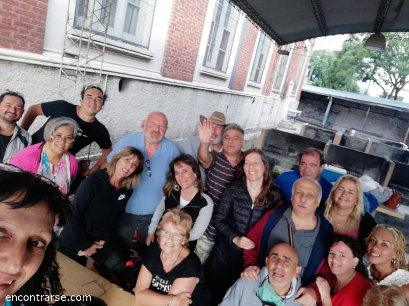Encuentro 25192 : Almuerzo y Pileta en Bernal