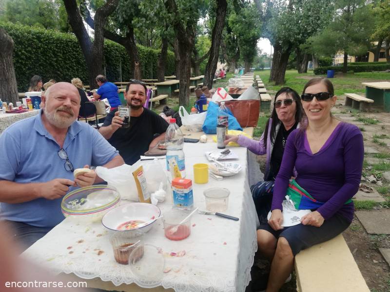 Encuentro 25192 : Almuerzo y Pileta en Bernal