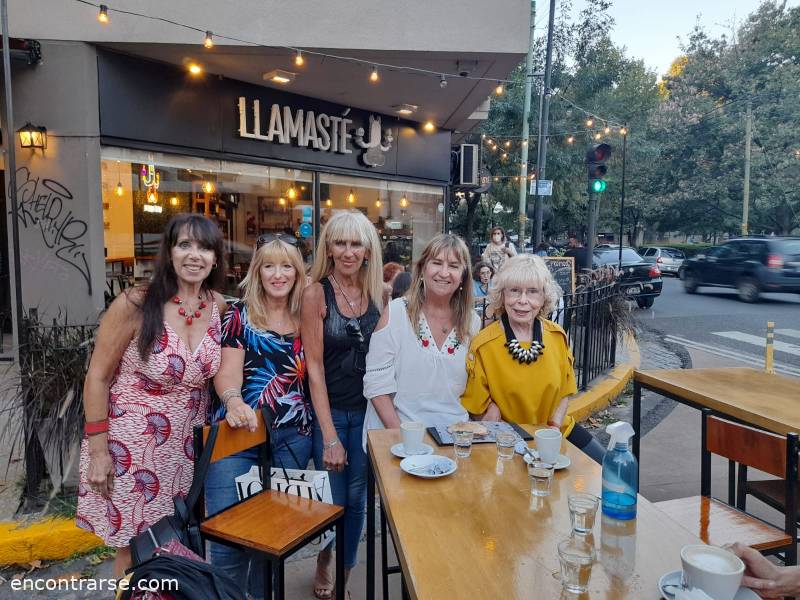 25444 50 EN EL DÍA DE LA MUJER NOS JUNTAMOS A TOMAR UN CAFÉ