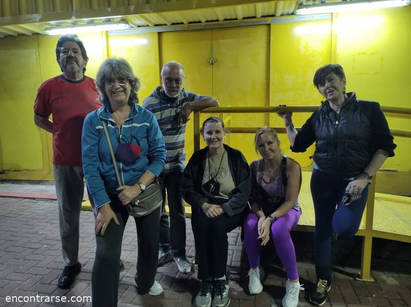Encuentros Grupales (11/03/2022) :   Caminamos por el Parque Chacabuco