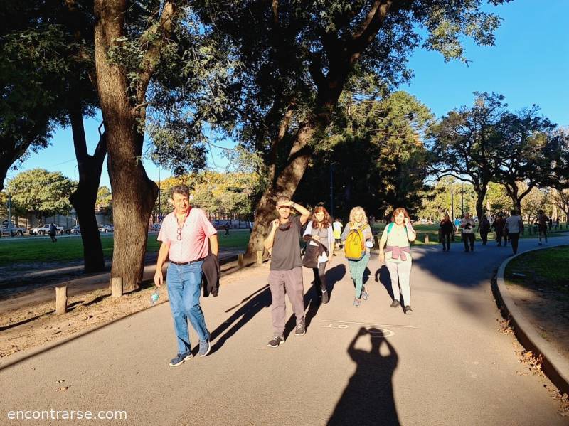 25997 10 CAMINAMOS NUEVAMENTE  POR LOS BOSQUES DE PALERMO, NOS ACOMPAÑAS??