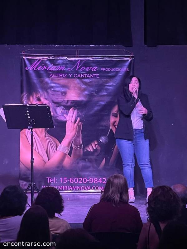 26923 3 ACOMPAÑANOS EN  LA MUESTRA  DE FIN DE AÑO  DEL TALLER DE CANTO 