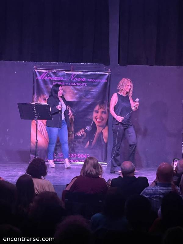 26923 5 ACOMPAÑANOS EN  LA MUESTRA  DE FIN DE AÑO  DEL TALLER DE CANTO 